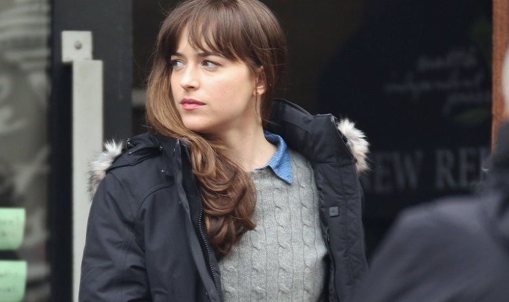 Fifty Shades Darker: Dakota Johnson has been Heating Up Vancouver while Filming