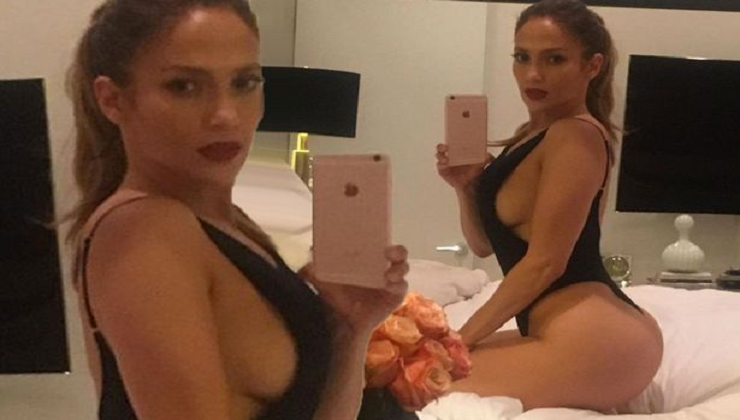 Jennifer Lopez flashes a Lot of side boob in Sexy Selfie and urges Fans to love themselves