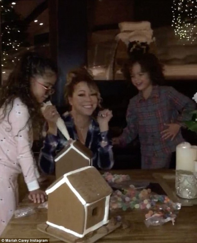 Happy New Year!’ Mariah Carey makes gingerbread houses with the twins