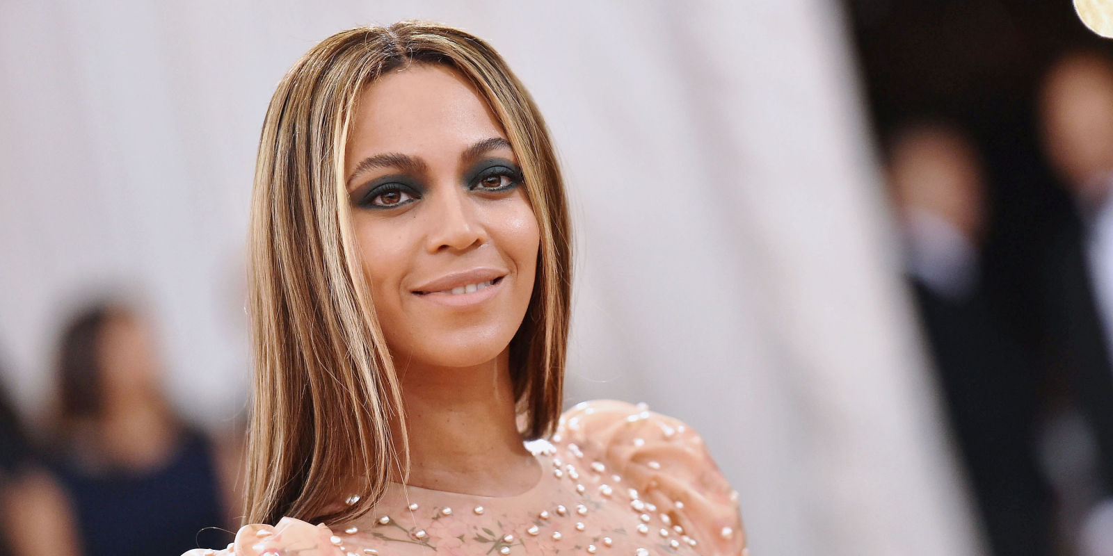 Celebs are Freaking out over Beyoncé’s Pregnancy Announcement