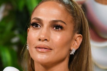 Jennifer Lopez cries over ‘Hustlers’ Reviews in Emotional Video
